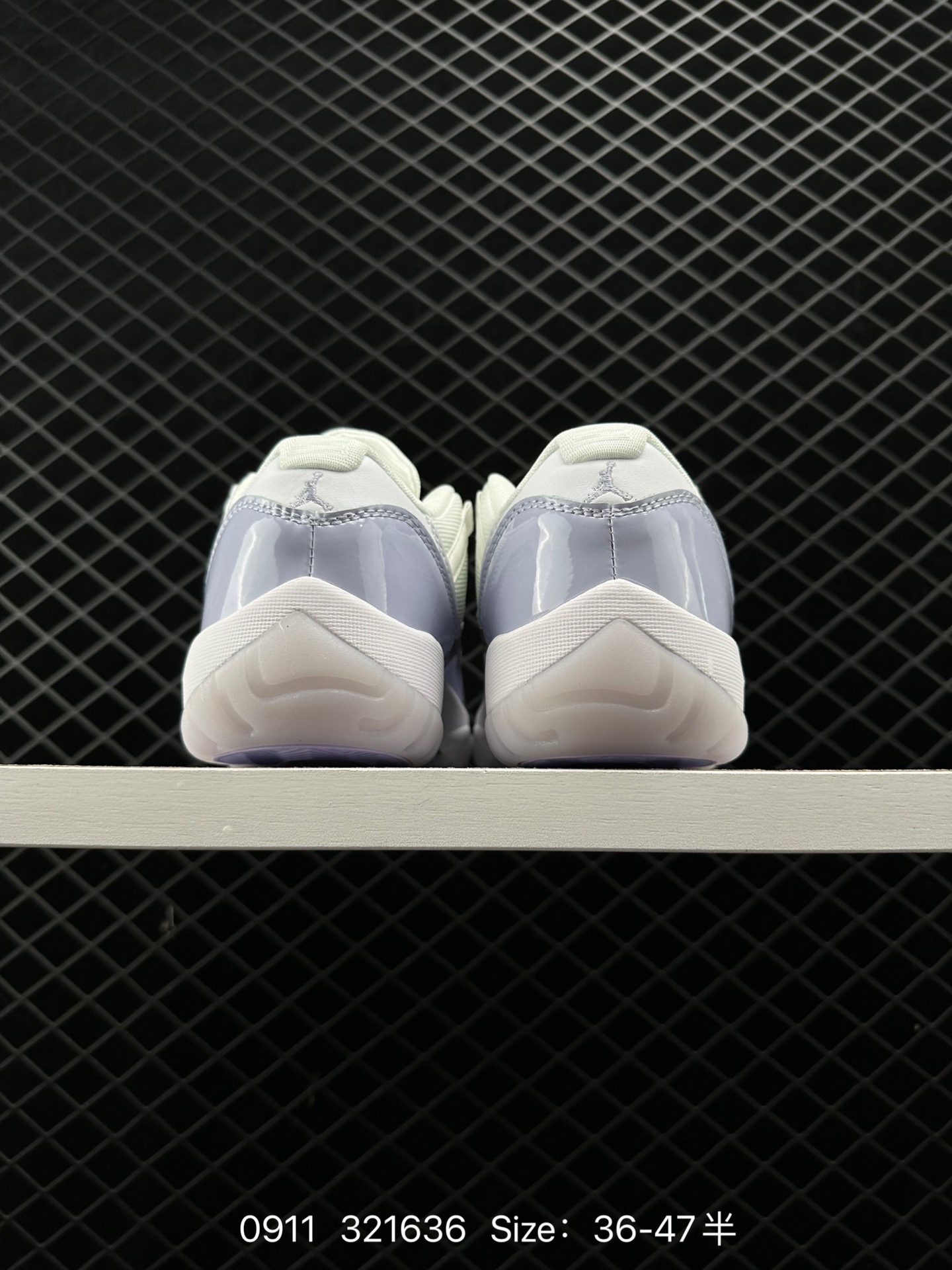 Nike Air Jordan 11 Retro Low”Concord“